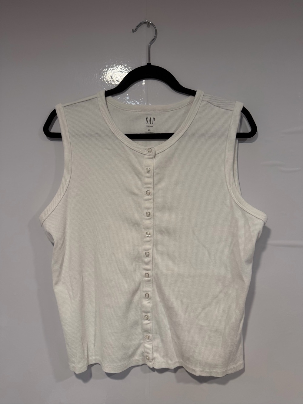 GAP Women's White Button-Front Sleeveless Top